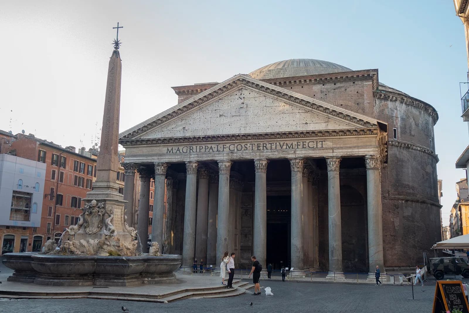 The Pantheon and Piazza della Rotonda. Albergo del Senato stands on this square.