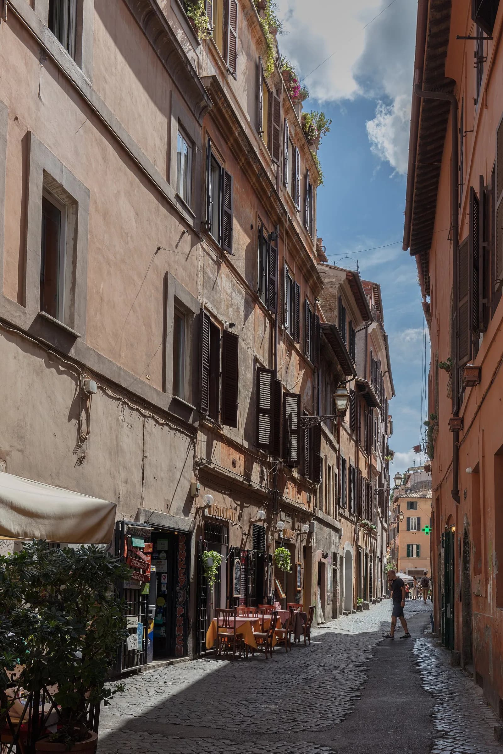 Via della Scala, one of the lanes around Piazza Santa Maria in Trastevere.